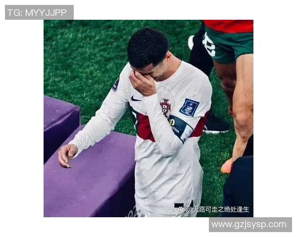 足球明星接受采访时意外变身广告代言人引发热议